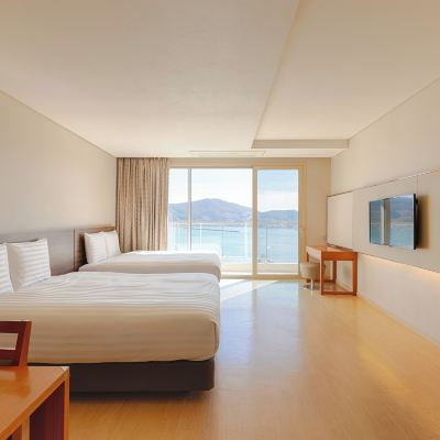 [Family All-in]Family(Kitchen/Ocean)Breakfast+Dinner+Water Park Or Yacht Tour 소노캄 거제(구 대명리조트 거제마리나) 쿠폰