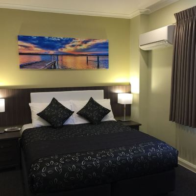 Three-Bedroom Apartment Park Squire Motor Inn & Serviced Apartments Promo Code