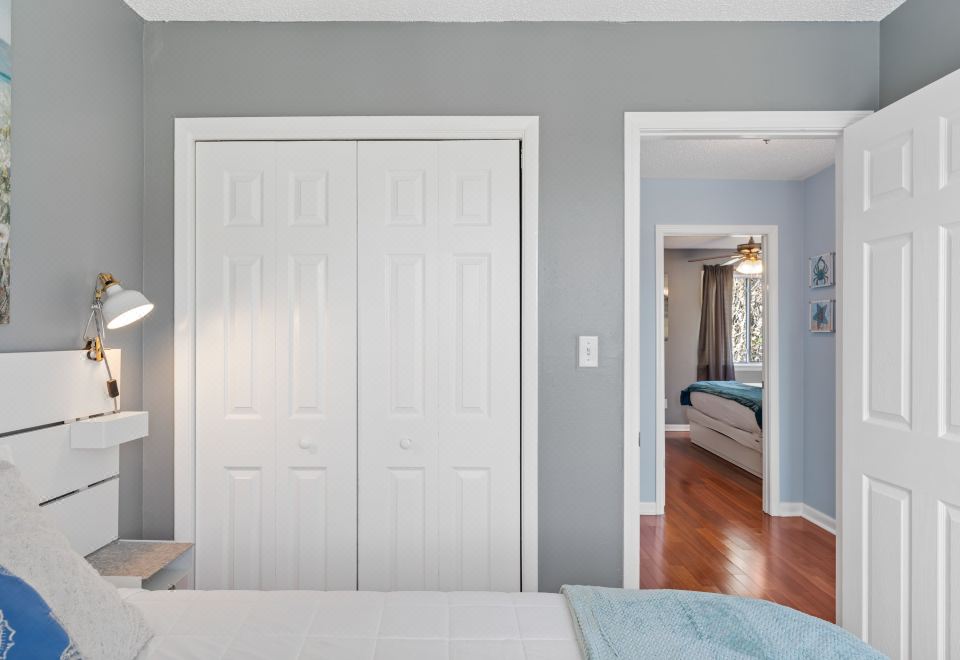 海岸休闲（带可使用泳池和宽敞布局）-吸引人的圣地