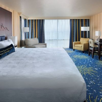 高級迪士尼市中心景觀 - 特大號床 迪士尼樂園飯店優惠