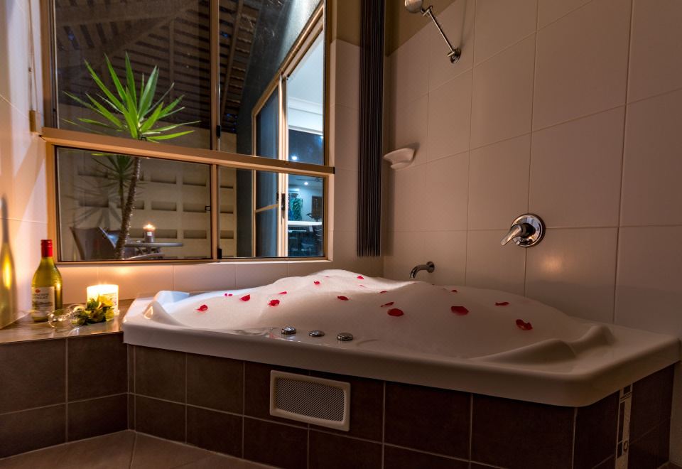 奢华别墅， 1 张特大床