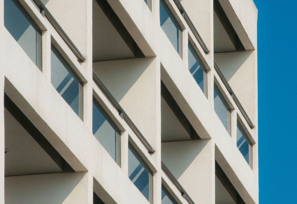 城市开间， 2 张单人床， 城市景观