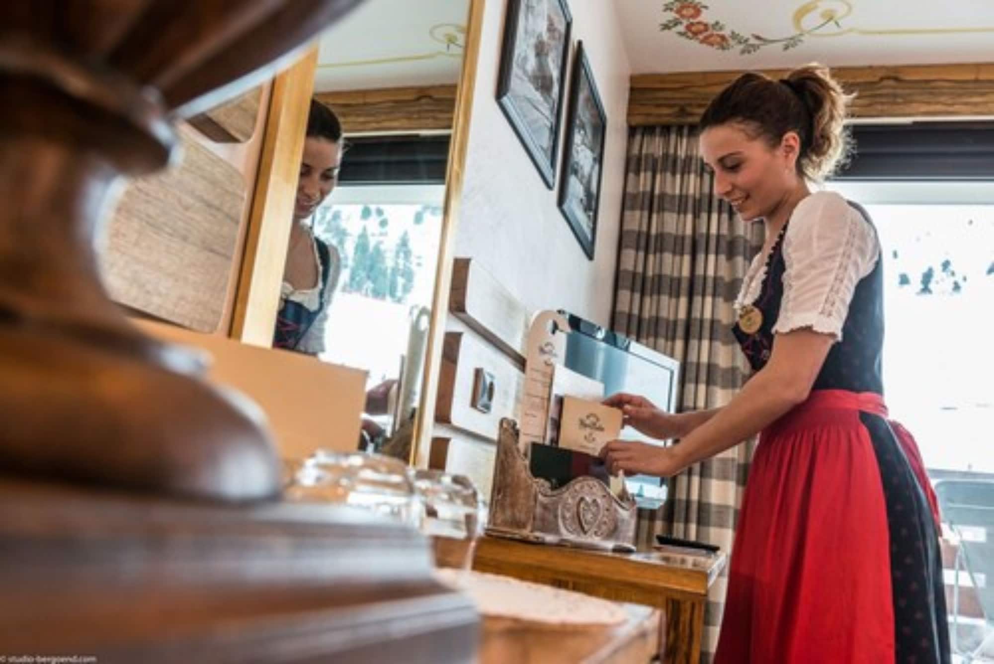 山谷景双人间或双床间