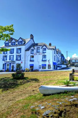 Lion Hotel & Studio Apartments