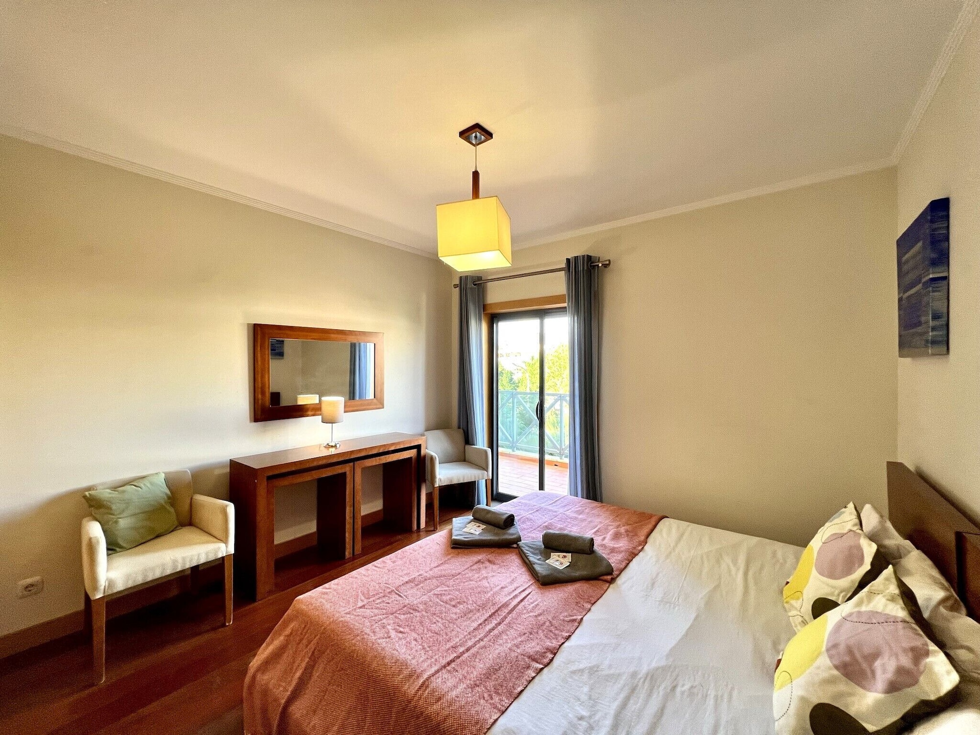 两卧室公寓 - 可使用游泳池