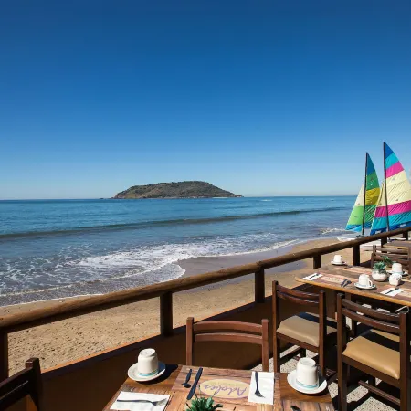 Costa de Oro Beach Hotel