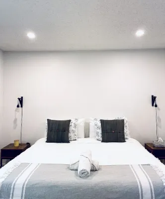 2-Bedroom Suite in the Heart of Downtown Ξενοδοχεία στην πόλη 