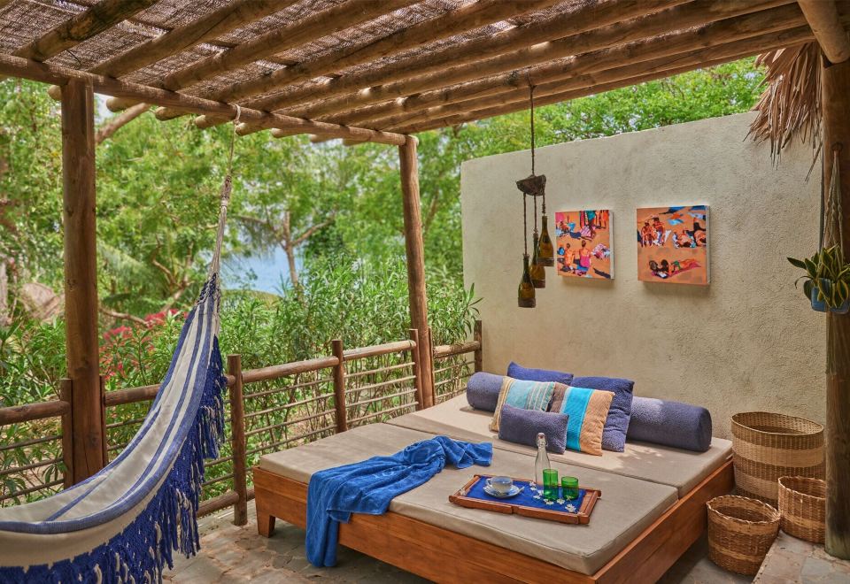 Blue Apple Beach Romantic Bungalow, 1 King Bed, Terrace