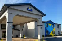 Days Inn by Wyndham Lincoln, IL/Route 66 Hotels in 
