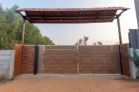 Courtyard Banyan Rustic 2 BHK villa Hotel a 