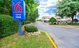 Motel 6 Huntsville, TX
