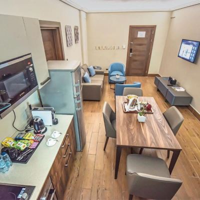 Deluxe Two-Bedroom Apartment with Kitchen