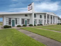 Days Inn by Wyndham Kill Devil Hills Oceanfront - Wilbur Hotels in Dare County