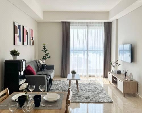 Stylish Seaview 3 Br Condo at Pik Apartment