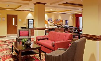 Holiday Inn Express & Suites Talladega