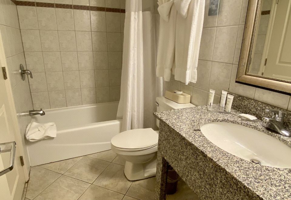 Radisson Suite Hotel OceanfrontSuite, 1 Bedroom, Non Smoking, Oceanfront (with 2 Person Sofa Bed)