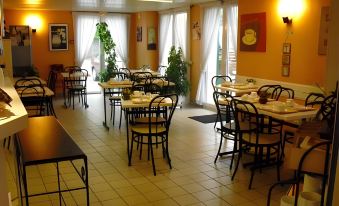 Hotel du Triangle - Housity