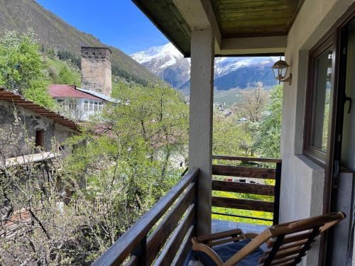 带阳台的三人房