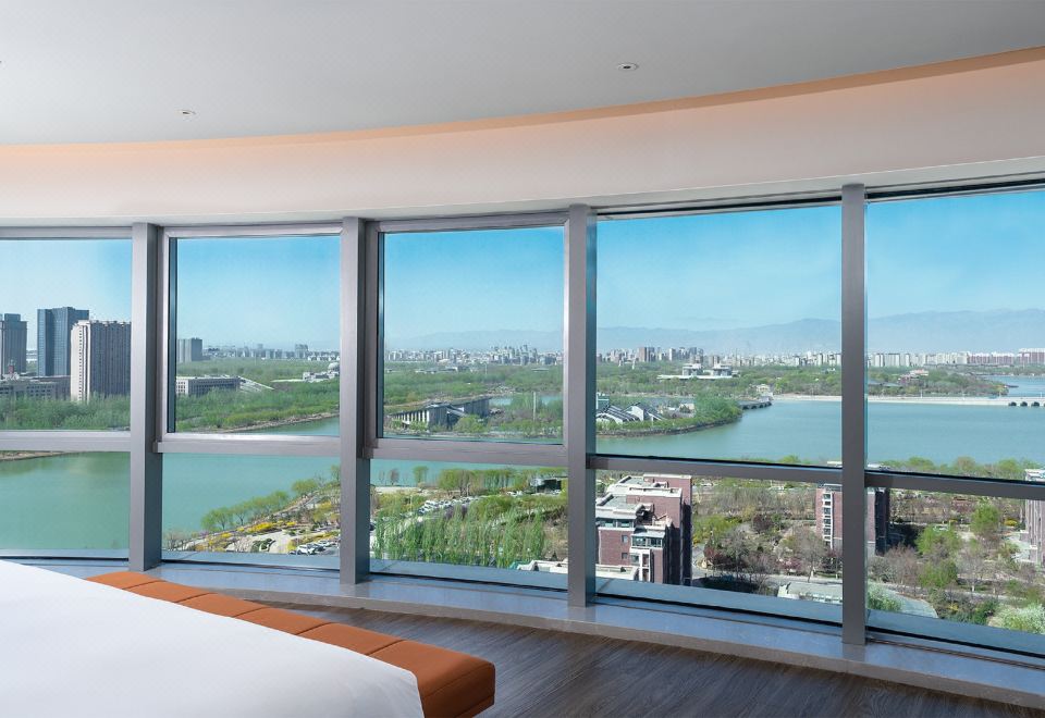 逸衡套房·书房·湖景（智能健身FITURE魔镜）