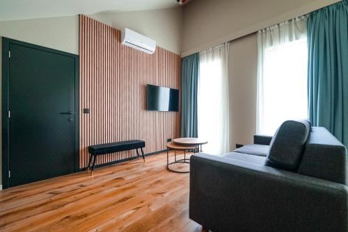 特大床套房带阳台