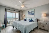 Paradise Found! Fabulous, Flexible, Beach Front Luxury! HotTub, Best Location!