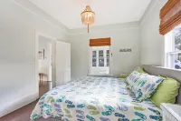 Private, charming home in downtown Stuart