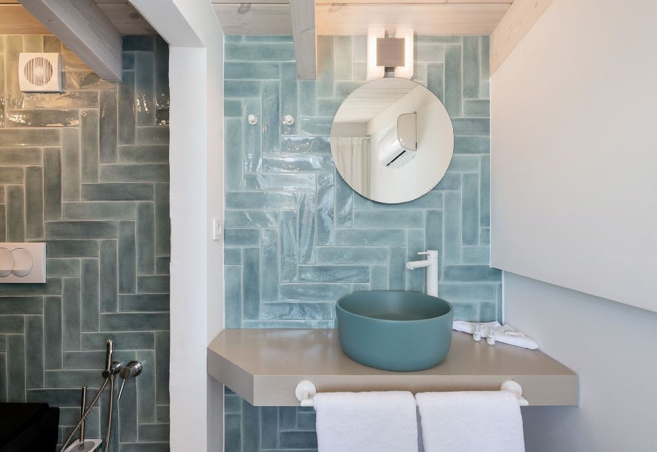 设计复式房， 私人游泳池， 海滩景观