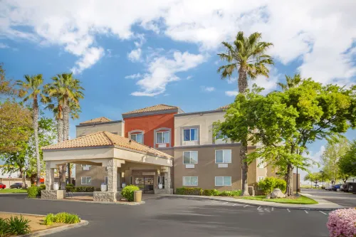 Best Western Plus Villa Del Lago Inn