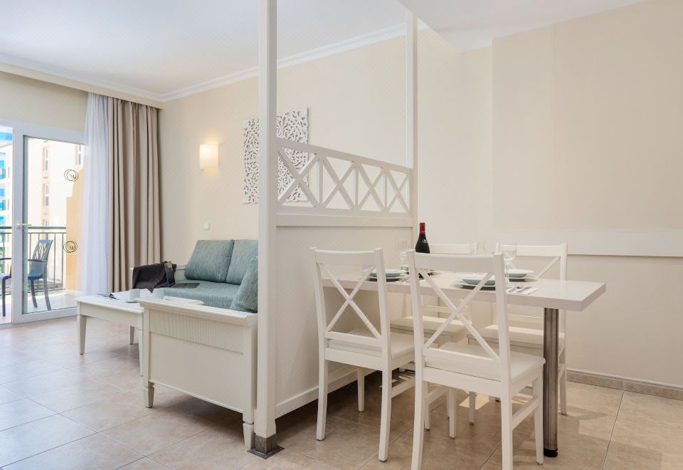 带阳台的一卧室池景公寓