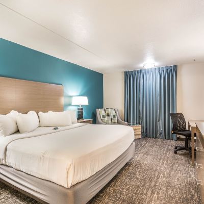 One-Bedroom Suite-Non-Smoking EverSpring Inn & Suites Marshall Promo Code