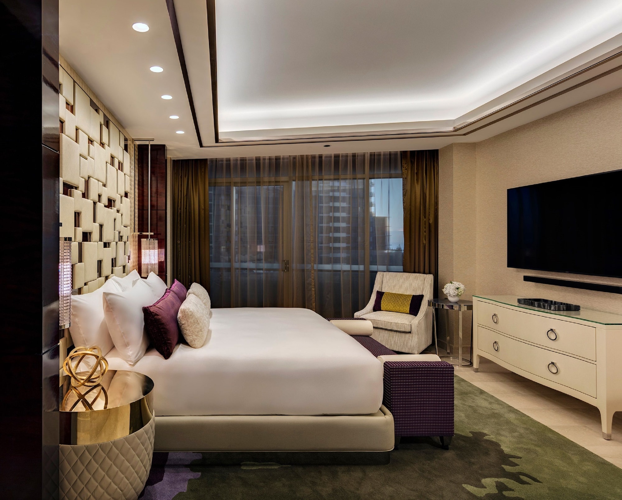 顶层豪华媒体套房