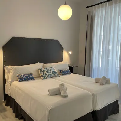 Hostal Hom Museo Hotels near Alameda