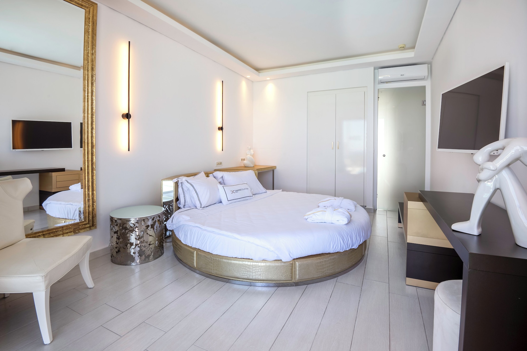 带私人游泳池的钻石套房