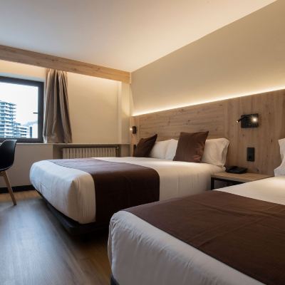 三人間（2名成人+1名小童） 康姆特斯烏戈爾酒店優惠