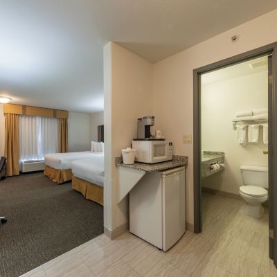 Two Queen  Room Ramada Limited Golden Promo Code