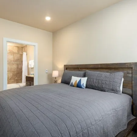 1-bedroom Luxury Ski Retreat in the Heart of Keystone with free electric charger