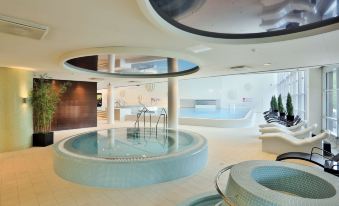 Park Inn by Radisson Meriton Conference & Spa Hotel Tallinn - Housity
