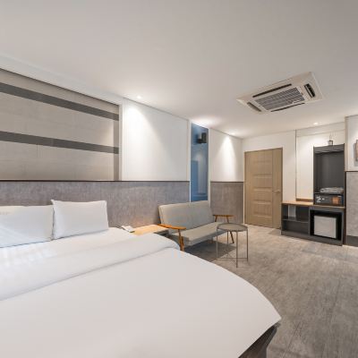 Suite (Table, Couch, Big Bath) Top Hotel Promo Code