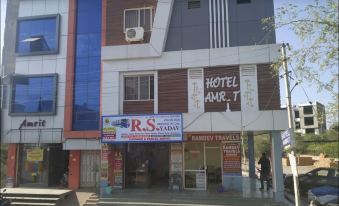 Hotel Amrit