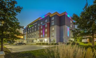 Holiday Inn Express & Suites Woodstock South