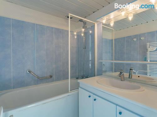 Charmant Studio en Centre-Ville Avec Piscine Proche Grande Plage - FR-1-3-410 Studio