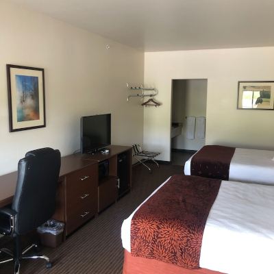 Standard Room, 2 Queen Beds, Mountain View