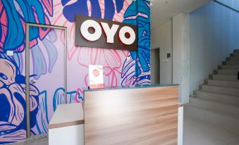 OYO Flagship 318 K1 UPN Rungkut Madya - Housity