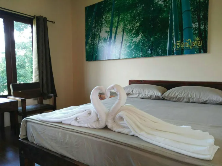 ห้องซูพีเรียร์ เตียงใหญ่ 1 เตียง