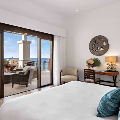 Beachfront  Premium Suite 3 Bedroom with Pool and Kitchen