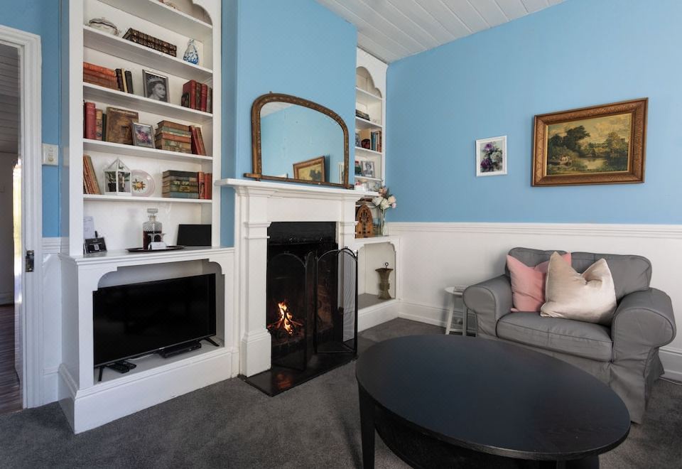 Alice's CottagesEnglish Cottage