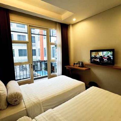 Deluxe Twin Room With Balcony V Hotel & Residence Bandung Promo Code