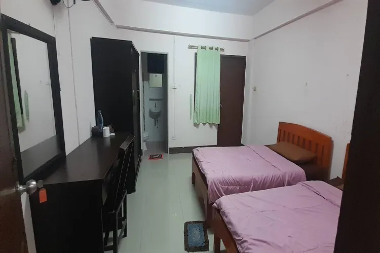 ห้องมาตรฐานเตียงแฝดพร้อมพัดลม