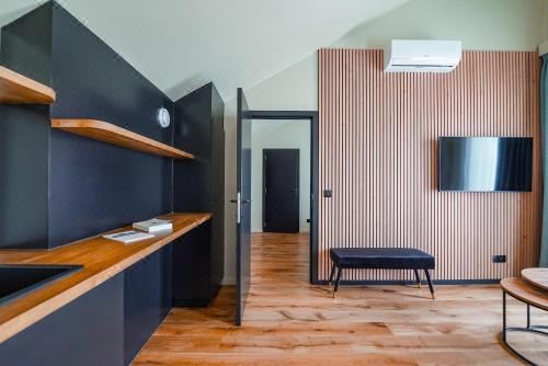 特大床套房带阳台