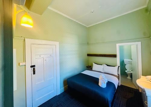 双人房（带独立浴室）